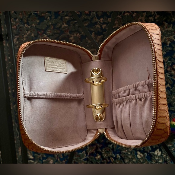 Trish Mc Evoy Makeup bag Zip Around Faux leather snakeskin brown - Picture 6 of 17